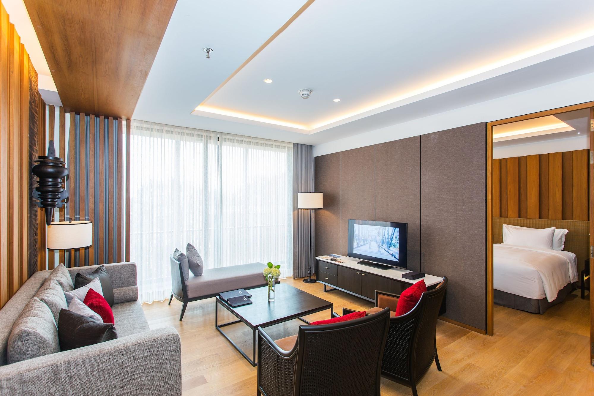 Anantara Chiang Mai Serviced Suites Экстерьер фото
